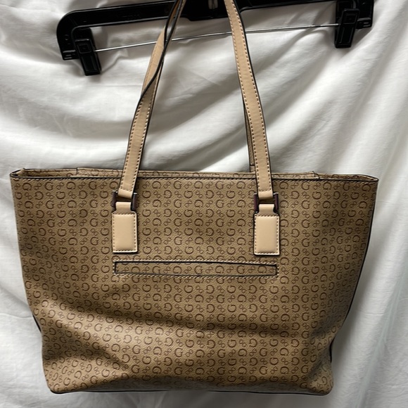 NEW!!! Guess faux leather large shoulder bag 17x11x5 - Picture 5 of 9